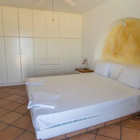 Aegean Pearl * Parikia (Paros)
